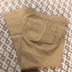 Cremieux Khaki Pants
